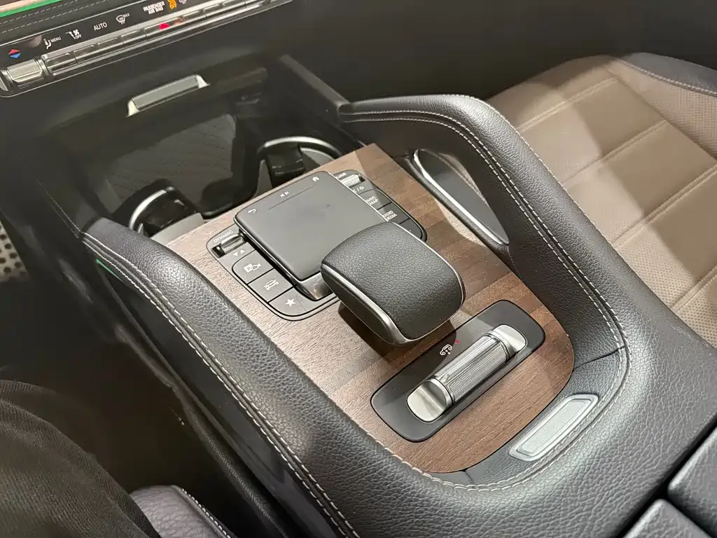 Mercedes-Benz GLS — фото 2