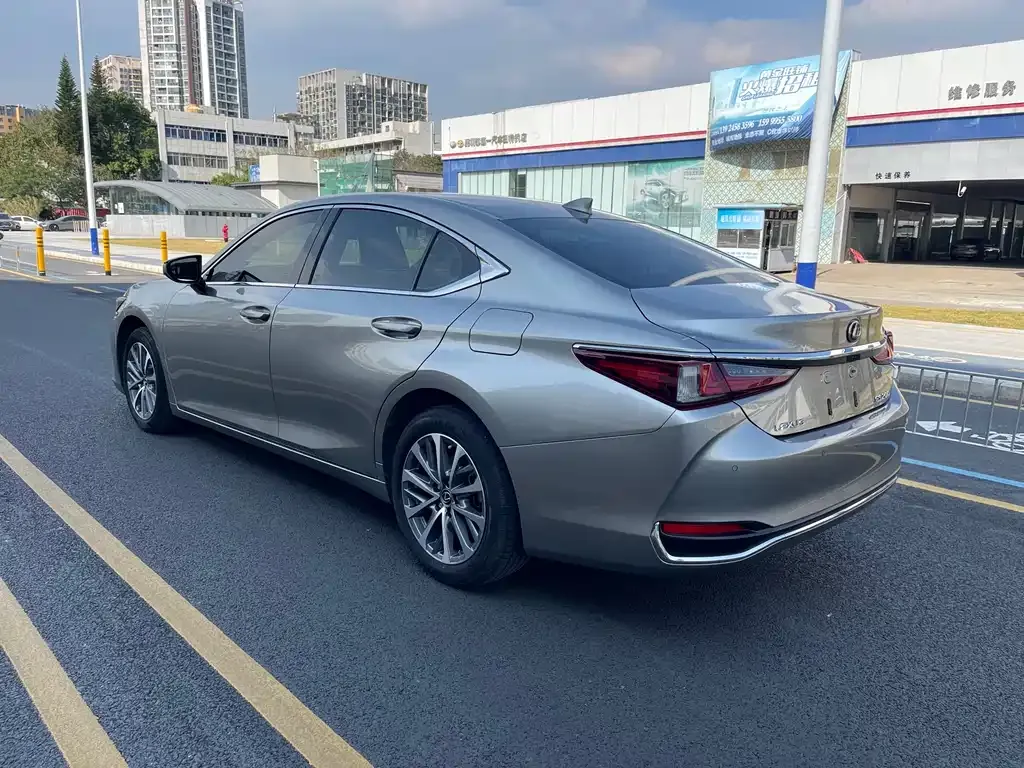 Lexus ES — фото 2