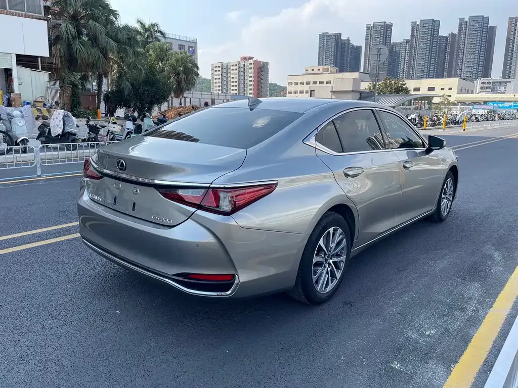 Lexus ES — фото 4