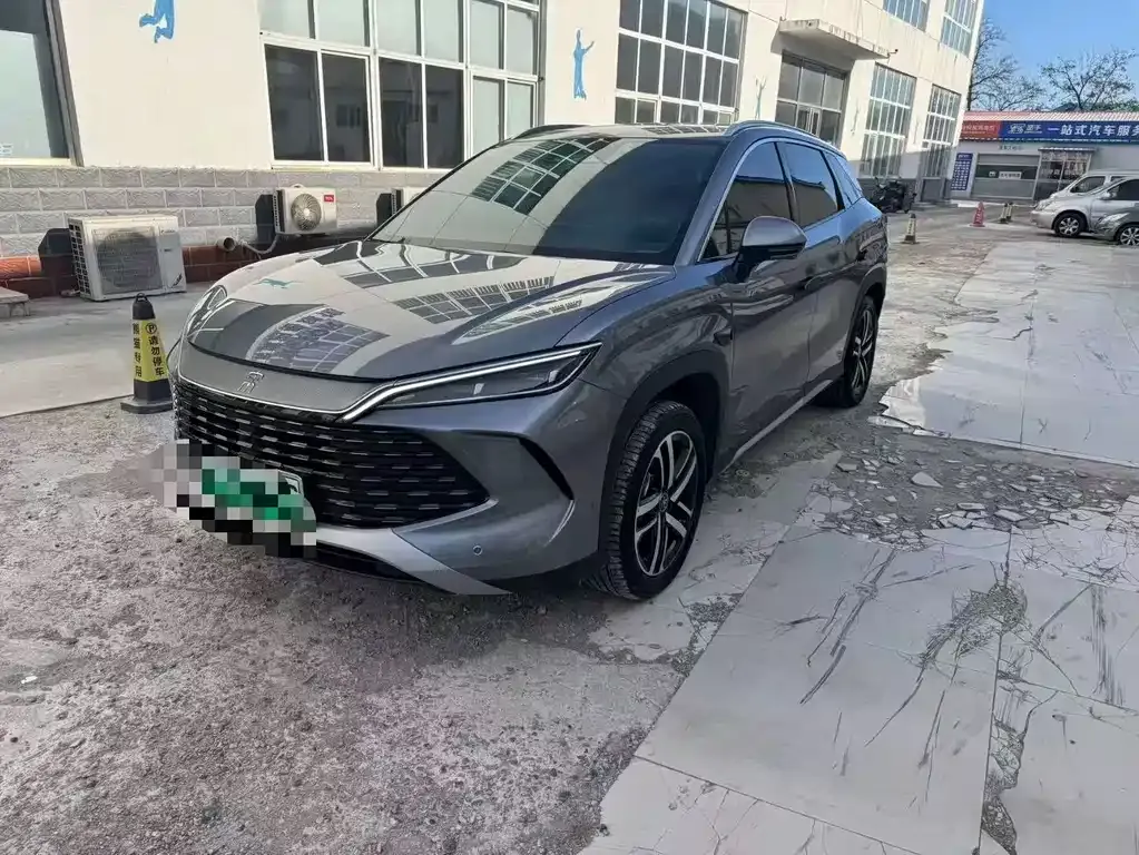 BYD L DM-i — фото 1