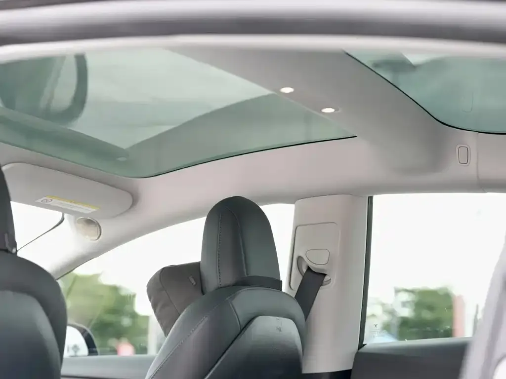 Tesla Model 3 — фото 3
