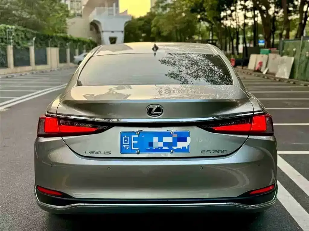 Lexus ES — фото 5