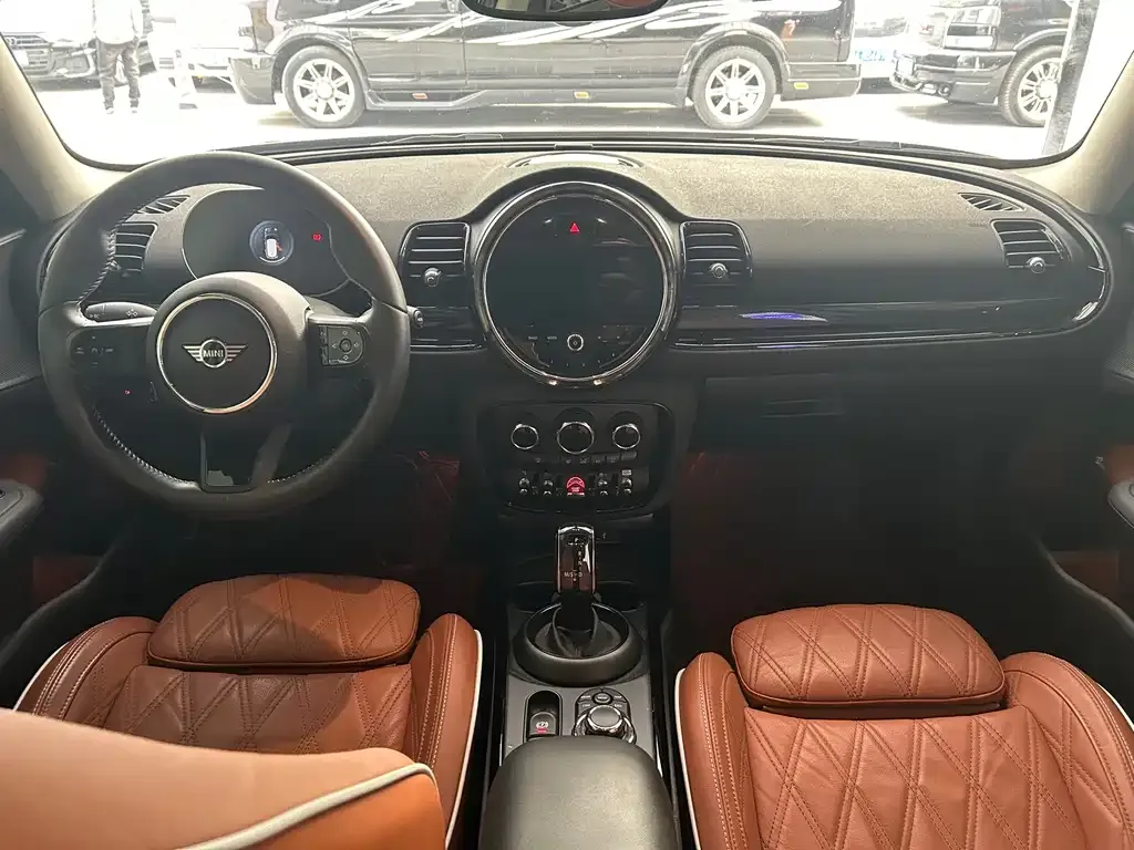 MINI Clubman — фото 3
