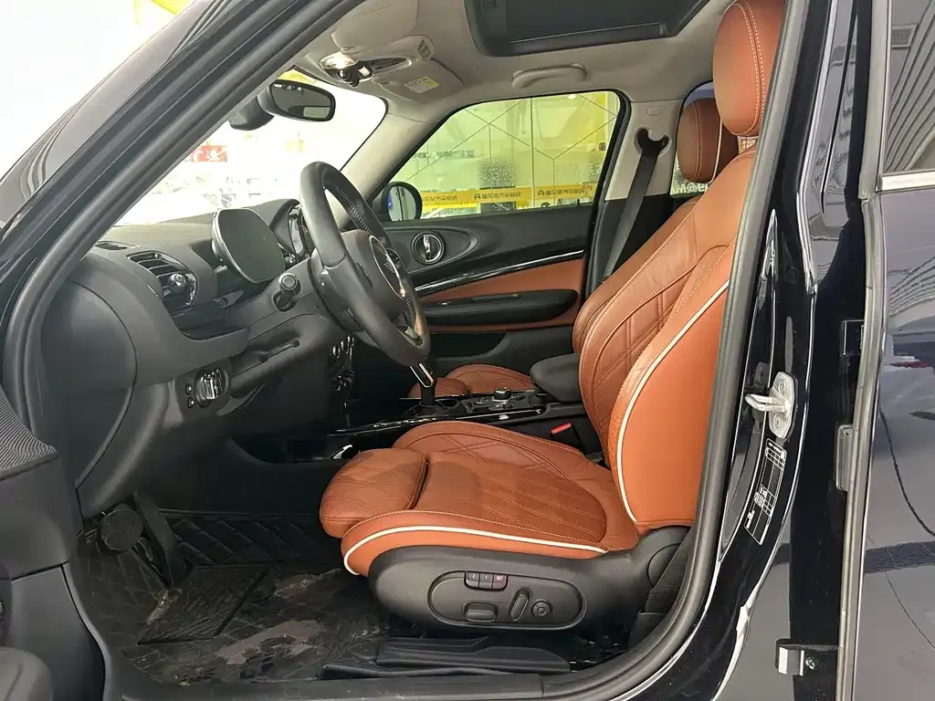 MINI Clubman — фото 4