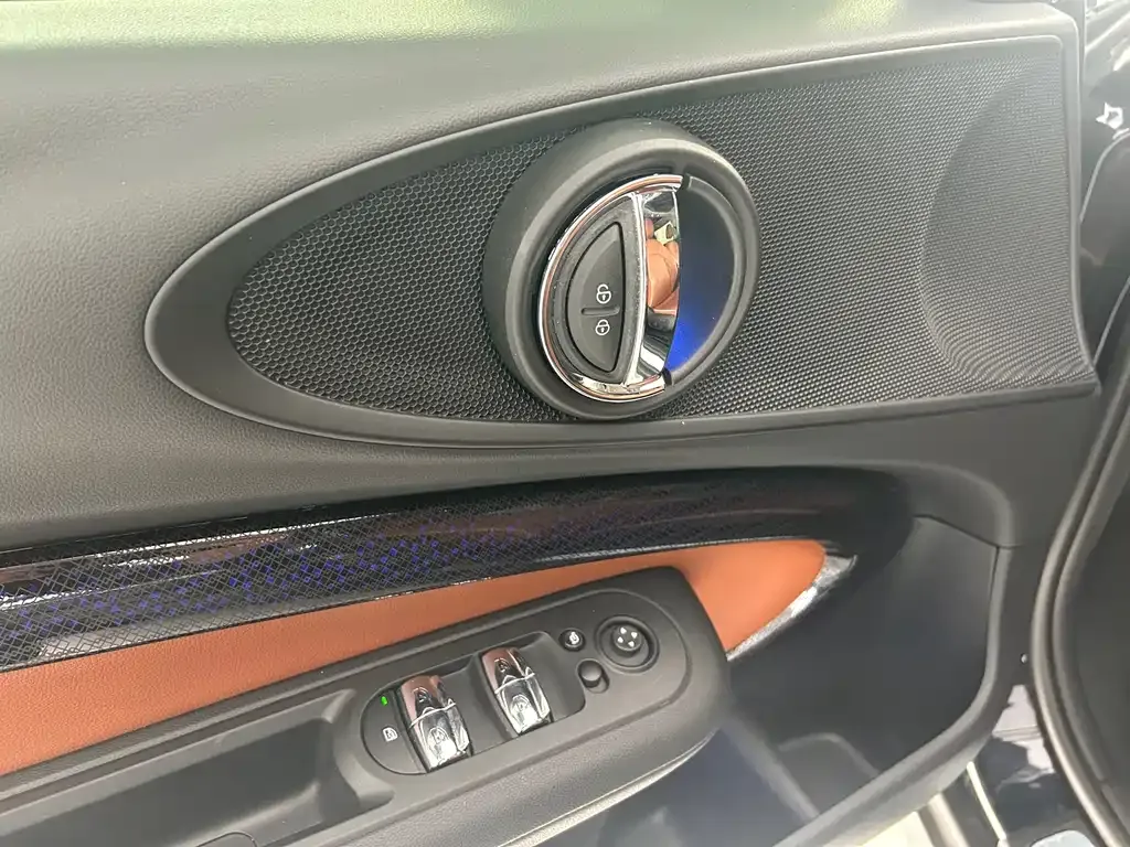 MINI Clubman — фото 8