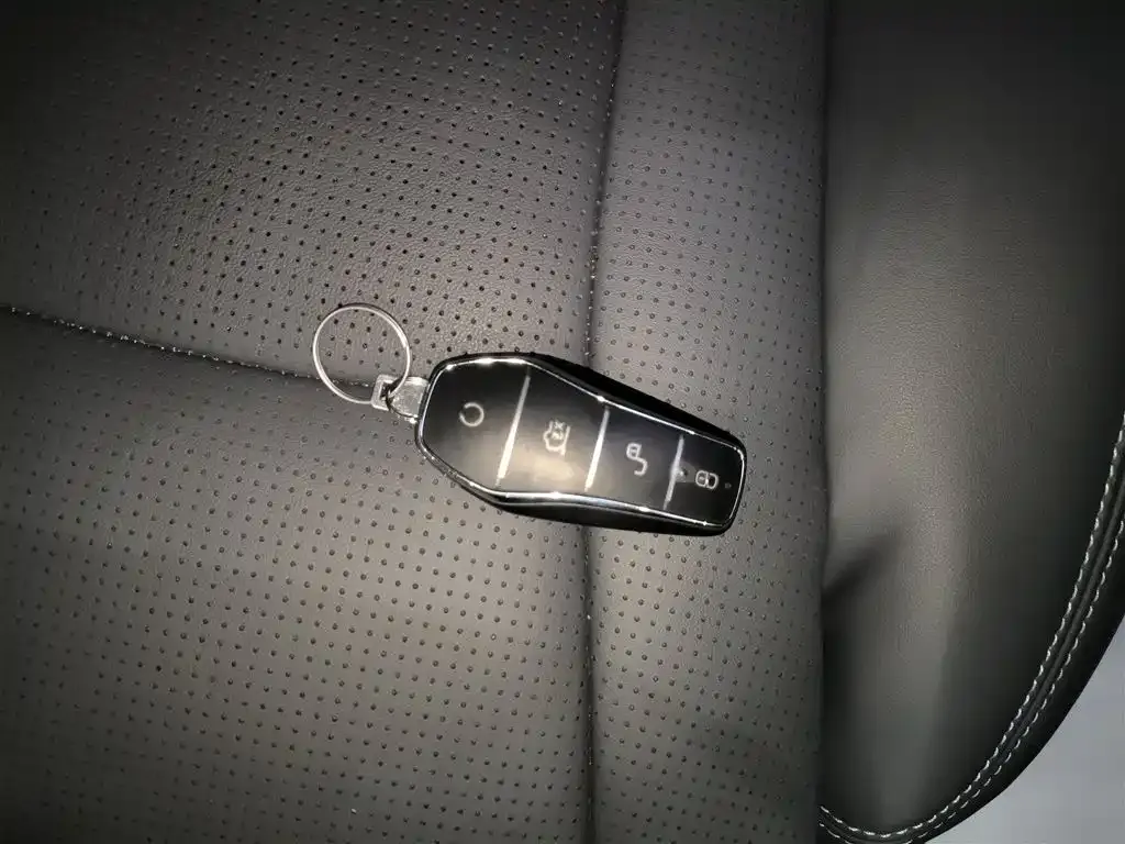 BYD Hiace 07 DM-i — фото 9