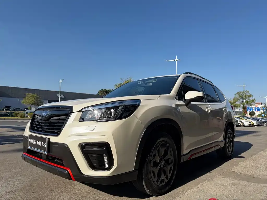Subaru Forester — фото 1