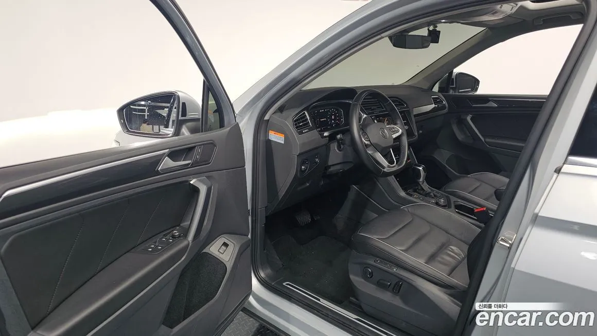 Volkswagen Tiguan — фото 9