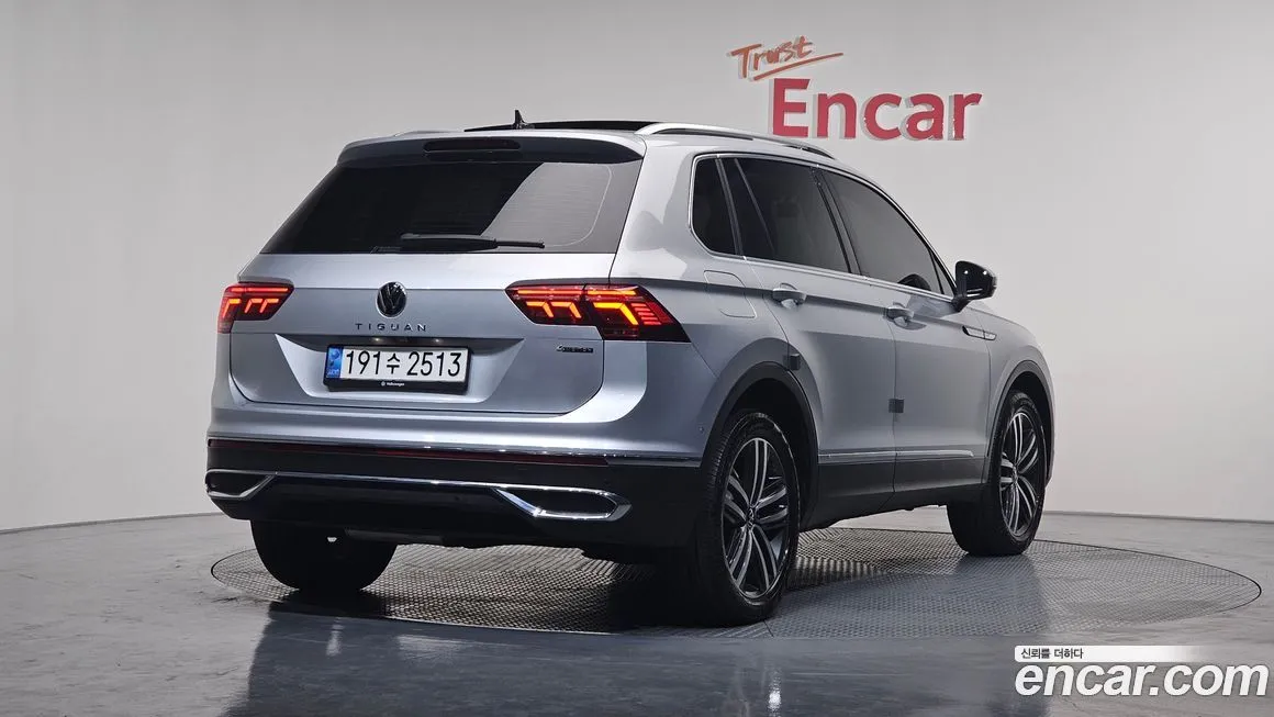 Volkswagen Tiguan — фото 8
