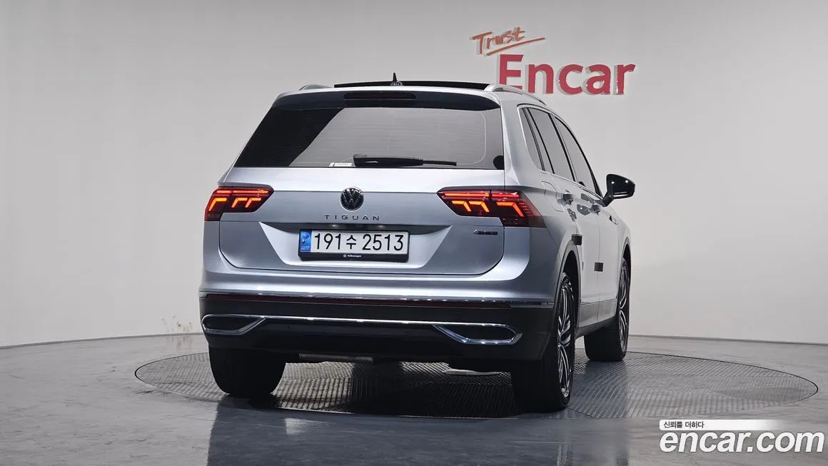 Volkswagen Tiguan — фото 7