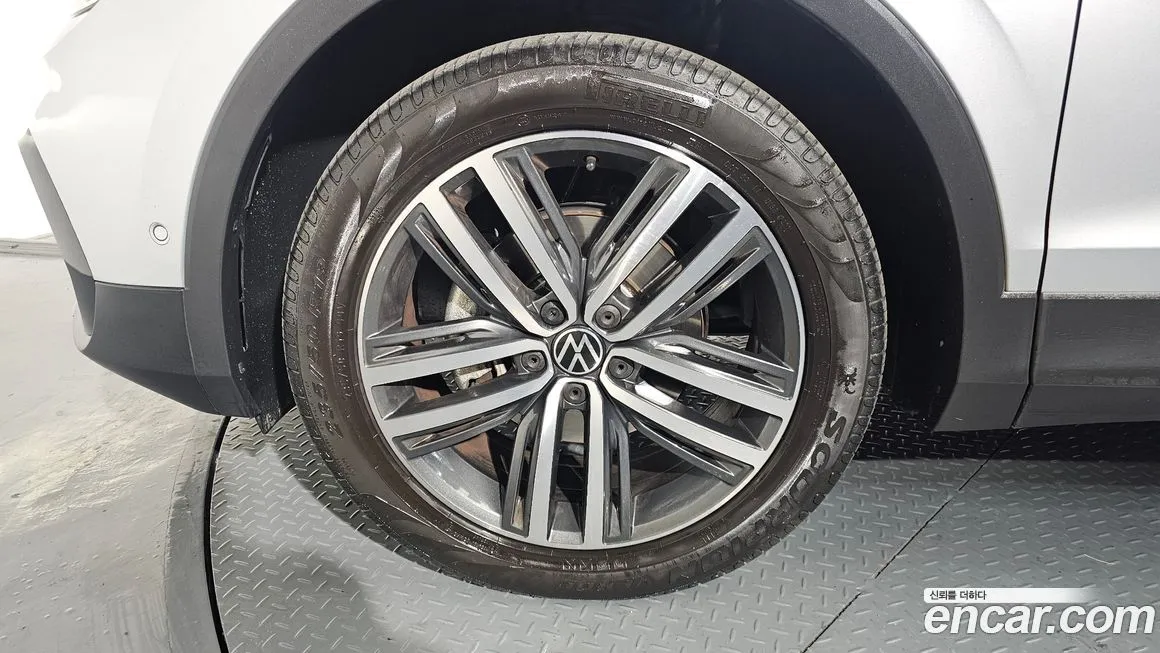 Volkswagen Tiguan — фото 4