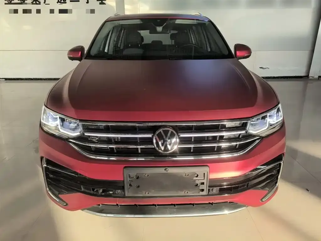 Volkswagen Tiguan L — фото 2