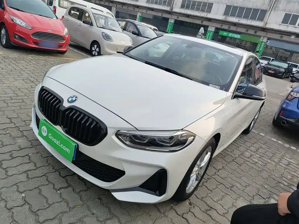 BMW 1 Series — фото 1