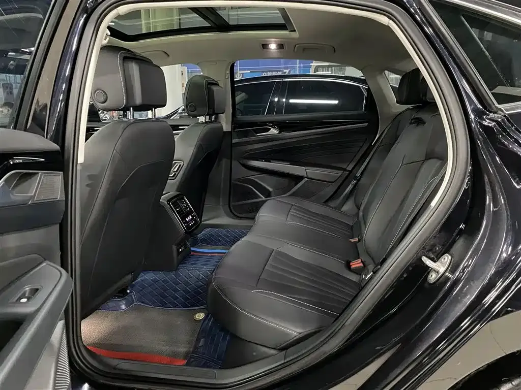 Volkswagen Passat — фото 5