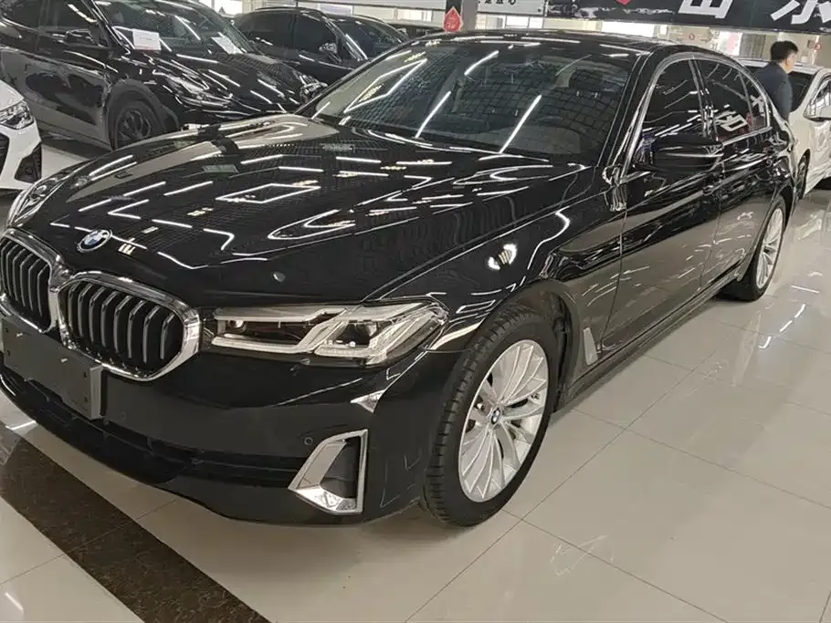 BMW 5 Series — фото 1