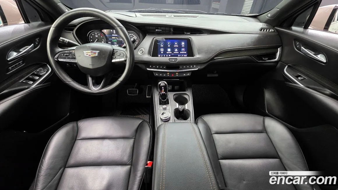 Cadillac XT4 — фото 6