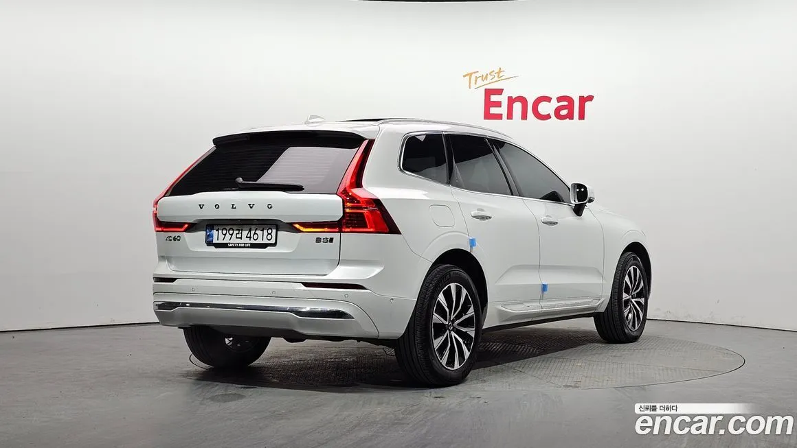 Volvo XC60 — фото 2