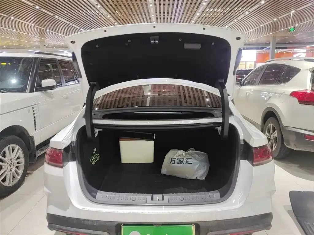 BYD Qin L — фото 10