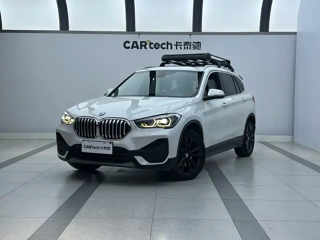 BMW X1 — фото 1