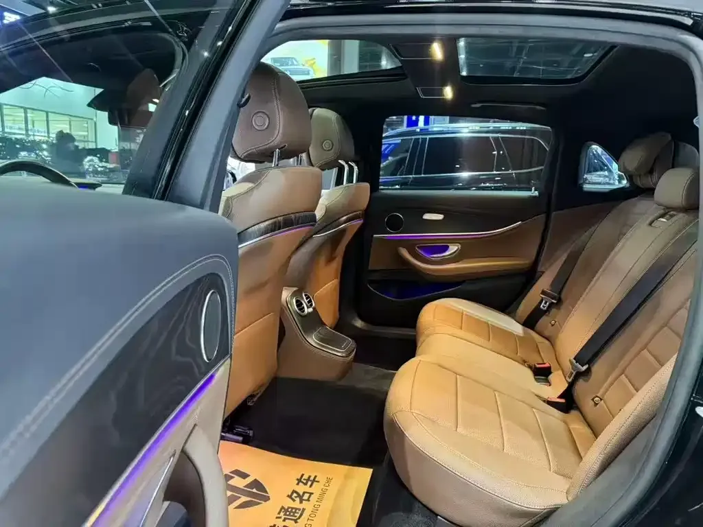 Mercedes-Benz E-Class — фото 5