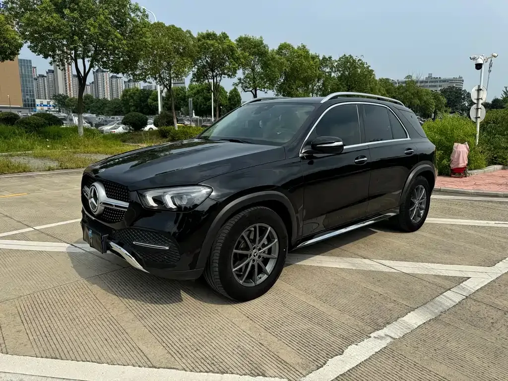 Mercedes-Benz GLE — фото 1