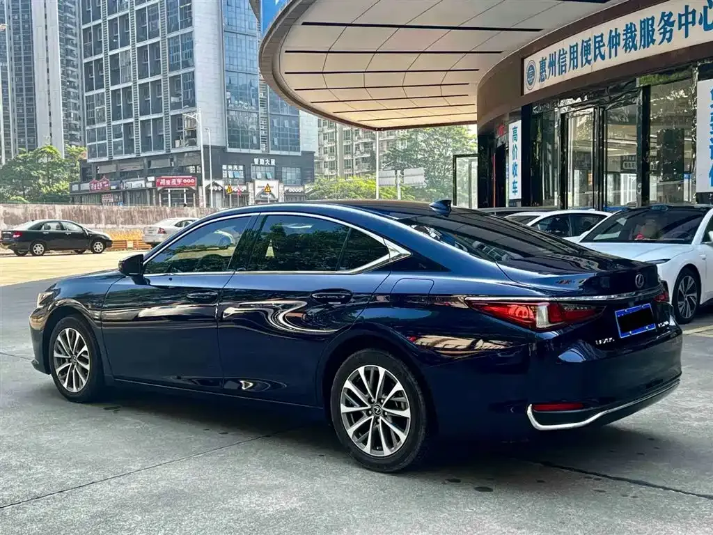 Lexus ES — фото 6