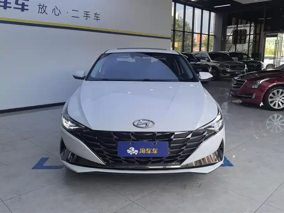 Hyundai Elantra — фото 2