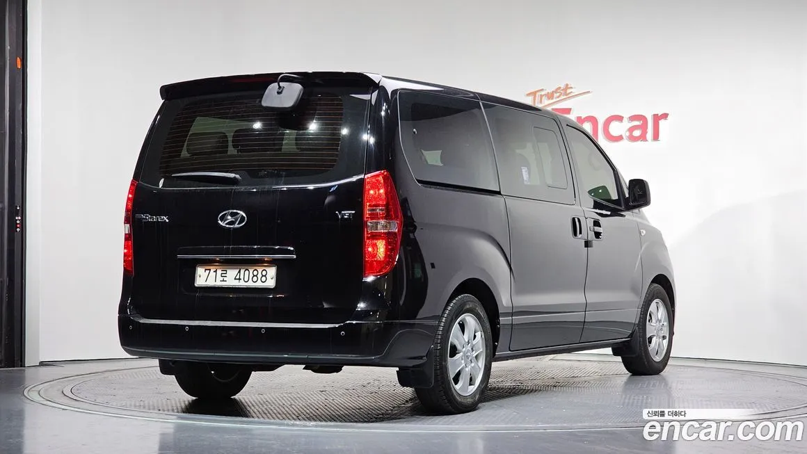 Hyundai Starex — фото 2