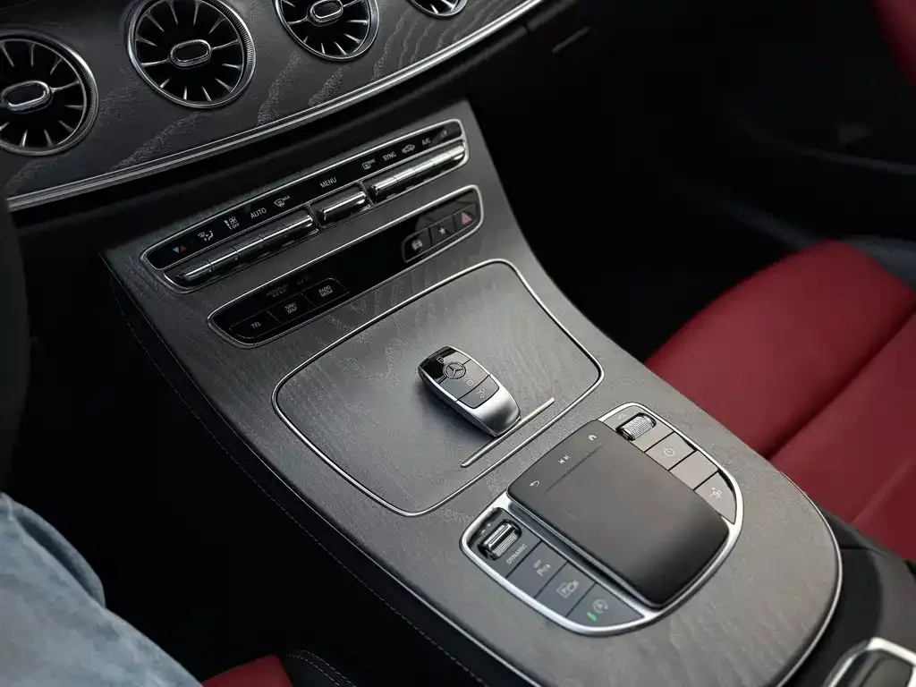 Mercedes-Benz E-Class (Import) — фото 2