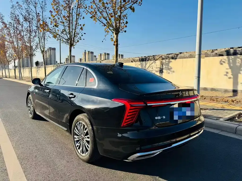 Hongqi H5 — фото 9