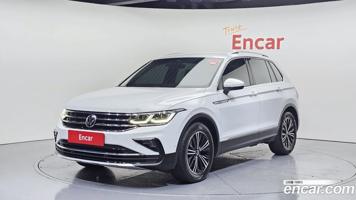 Volkswagen Tiguan — фото 1