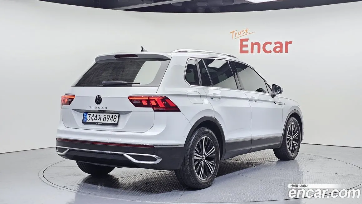 Volkswagen Tiguan — фото 2