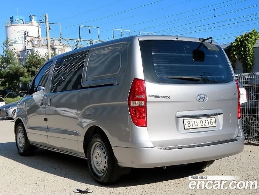 Hyundai Starex — фото 3