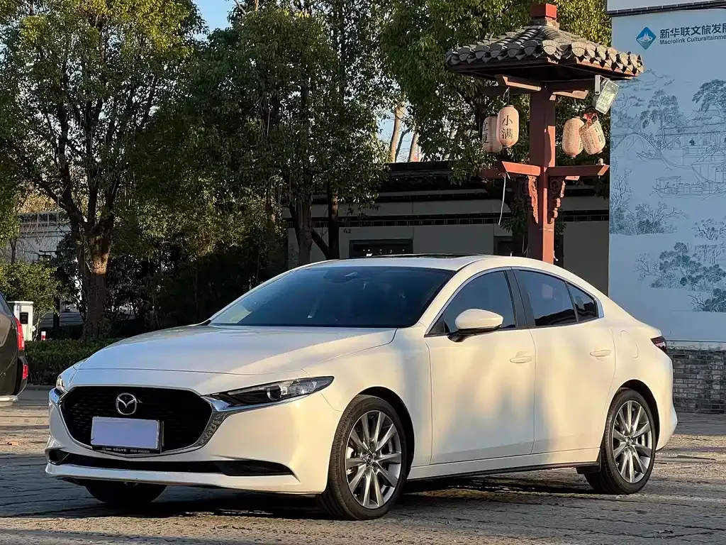 Mazda 3 Axela — фото 1