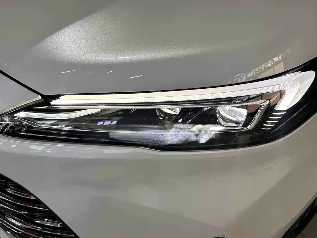 Buick GL8 Hybrid — фото 9