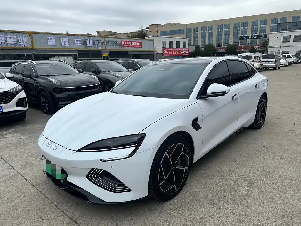 BYD Seal — фото 1