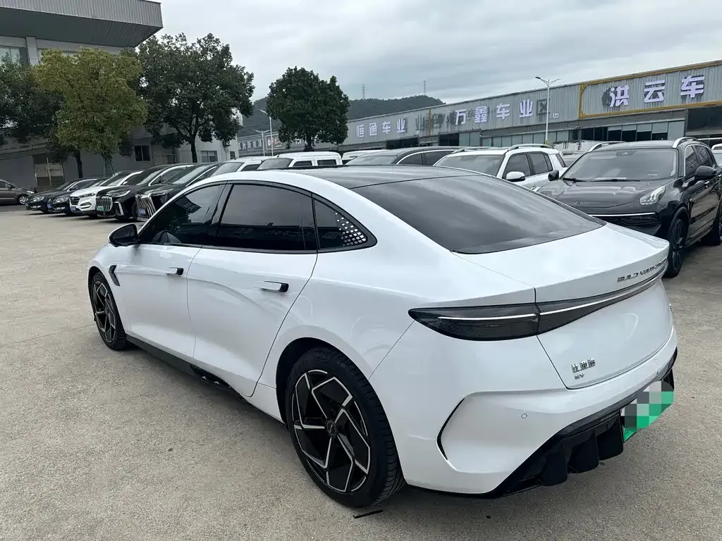 BYD Seal — фото 4