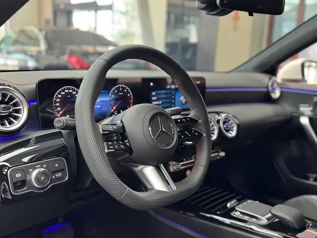 Mercedes-Benz A-Class — фото 3