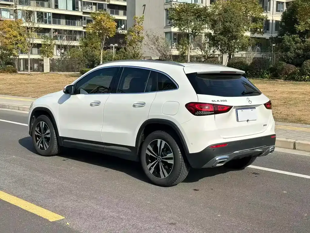 Mercedes-Benz GLA — фото 10