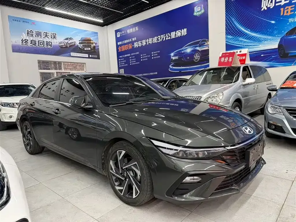 Hyundai Elantra — фото 2
