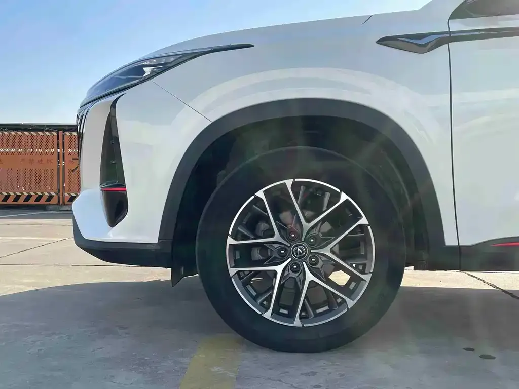Changan CS75PLUS — фото 2