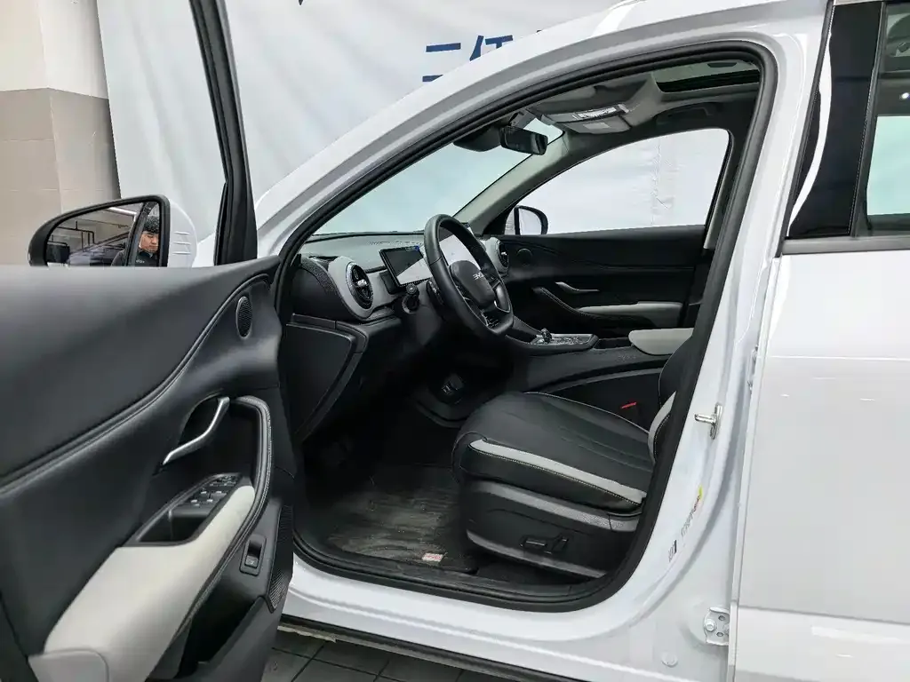 BYD Seal 05 DM-i — фото 7