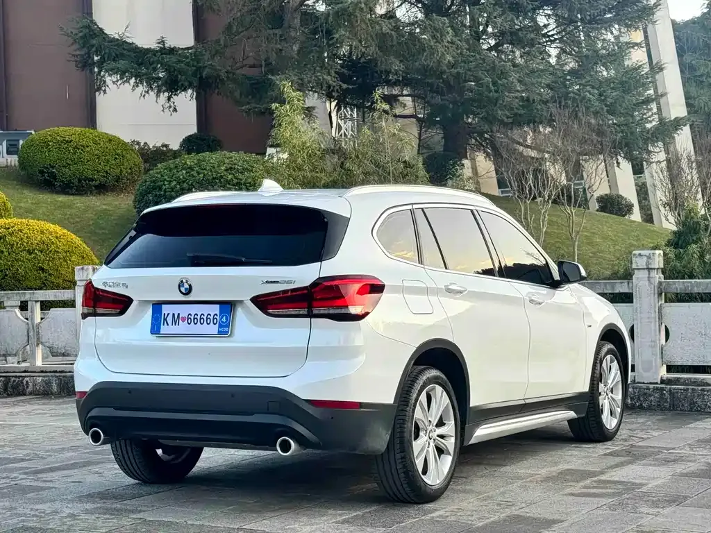 BMW X1 — фото 7