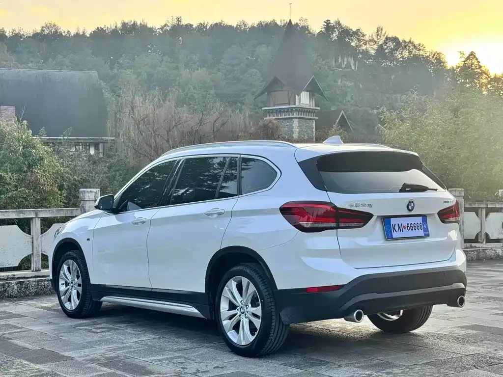 BMW X1 — фото 5