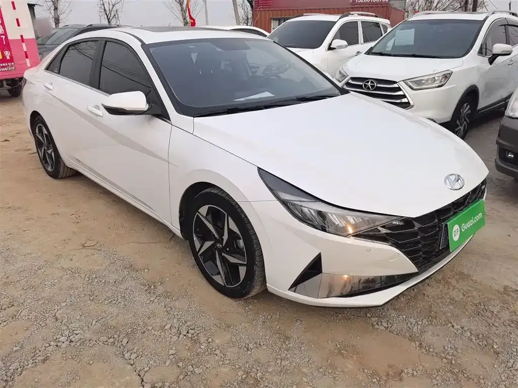 Hyundai Elantra — фото 10