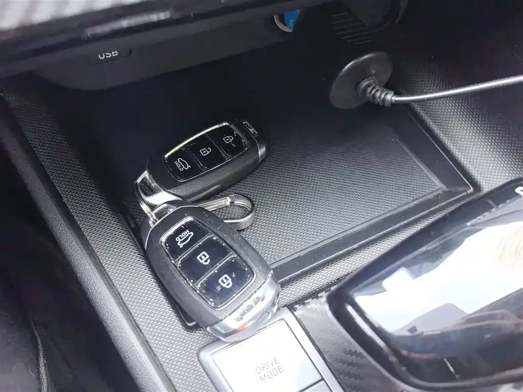 Hyundai Elantra — фото 4