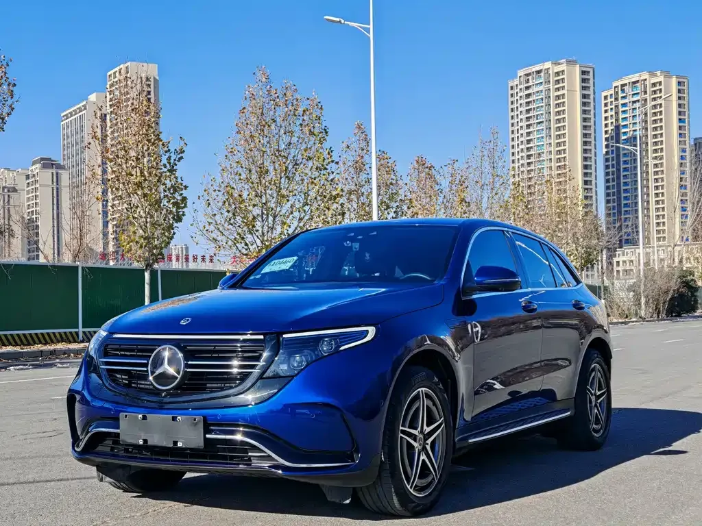 Mercedes-Benz EQC — фото 1