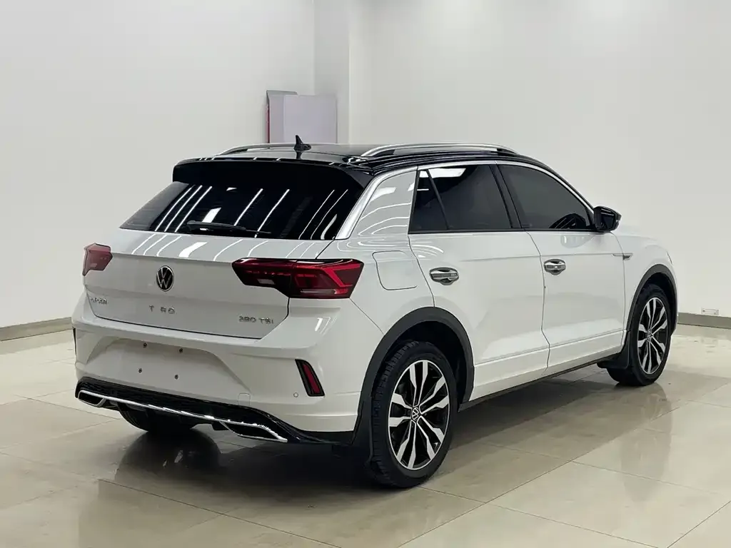 Volkswagen T-Roc — фото 6