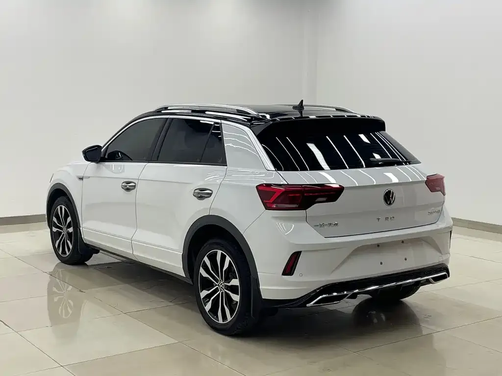 Volkswagen T-Roc — фото 2