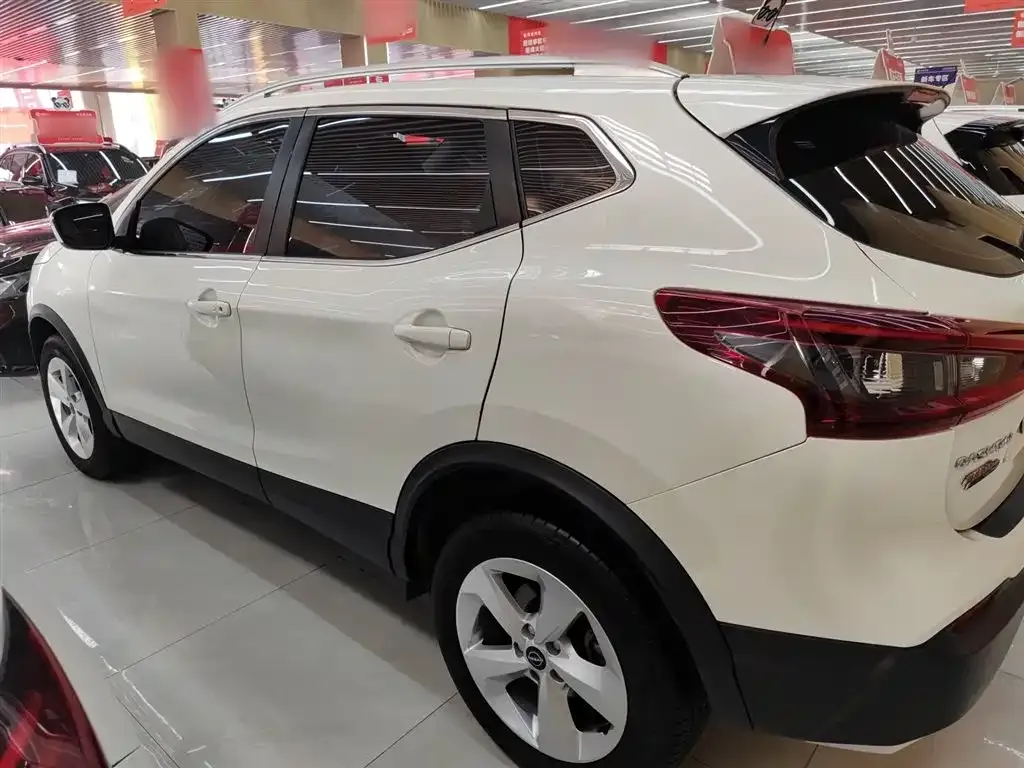 Nissan Qashqai — фото 5